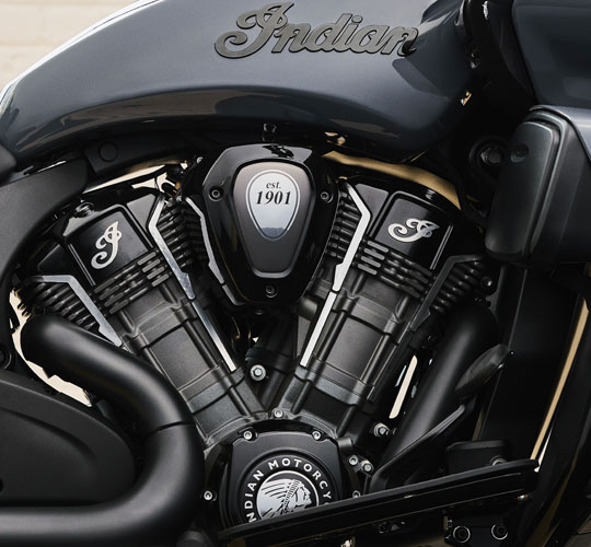 EN STOR MOTOR MED MASSOR AV VRID